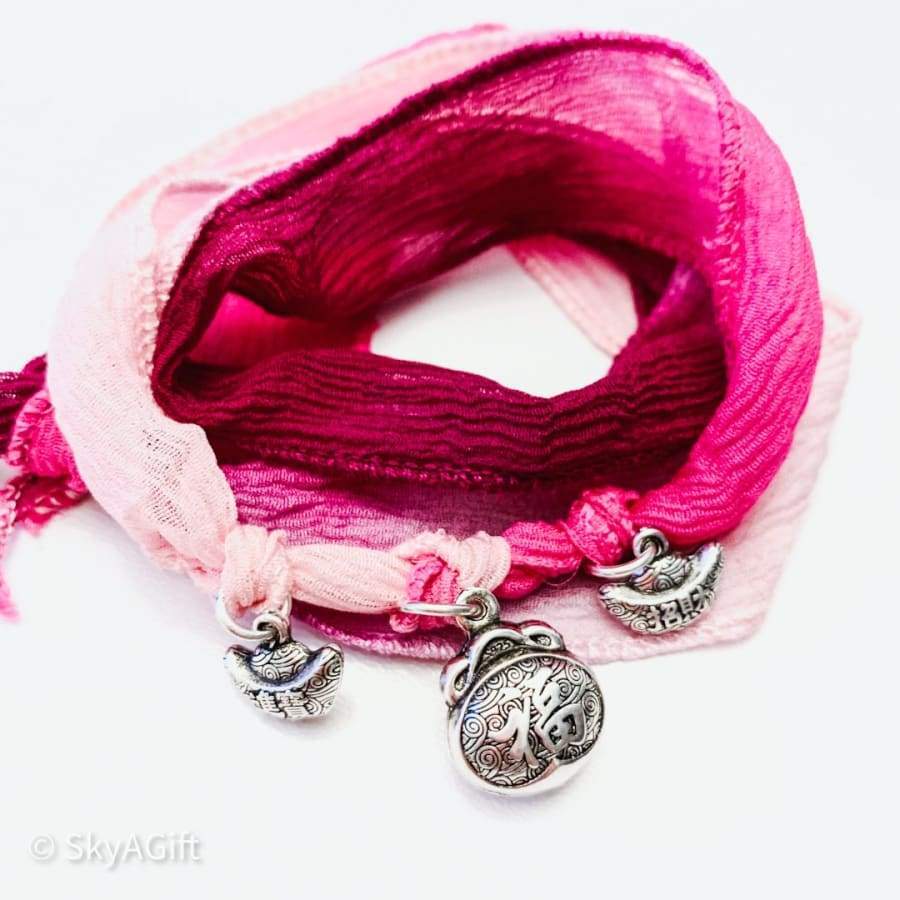 Success & Good Fortune Charms Bracelet 福 招財進宝 with silk 