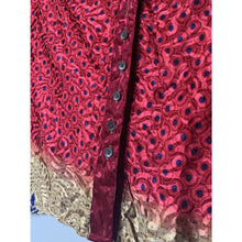 Load image into Gallery viewer, Proud Dori Top - Rasgulla Saree RED with GOLD - Top
