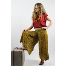 Load image into Gallery viewer, Spanish Carefree Trousers - YELLOW with GREEN (M/L) - 

